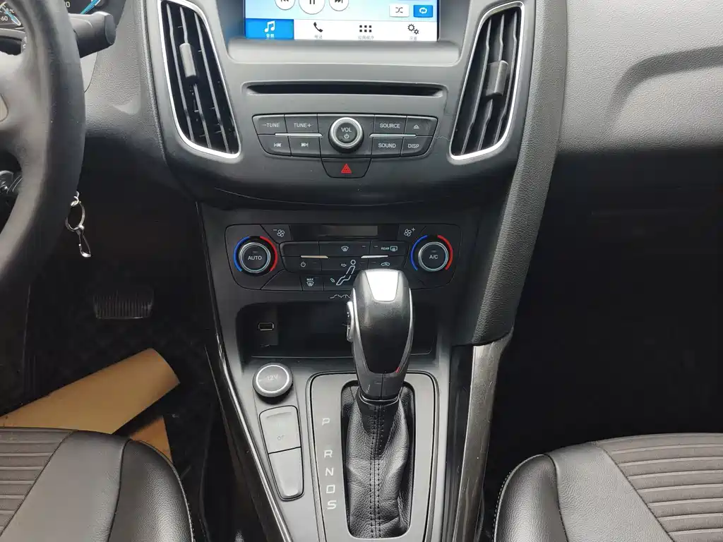 Ford Focus — миниатюра 10
