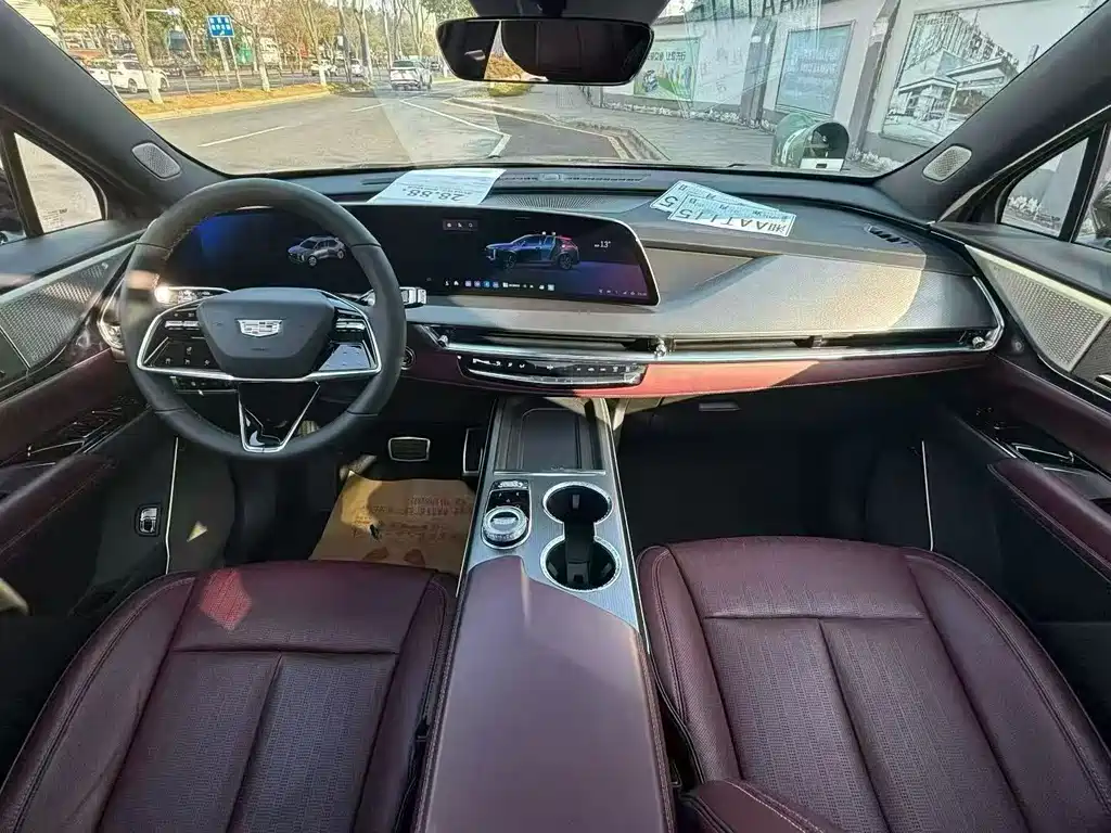 CADILLAC XT5