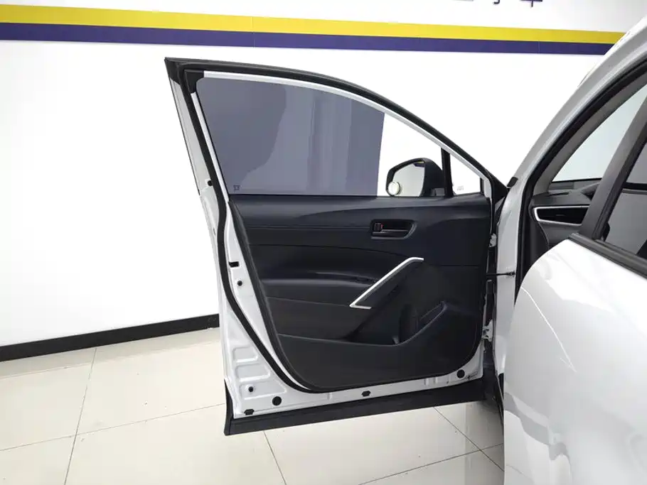 Toyota Corolla Cross — миниатюра 7