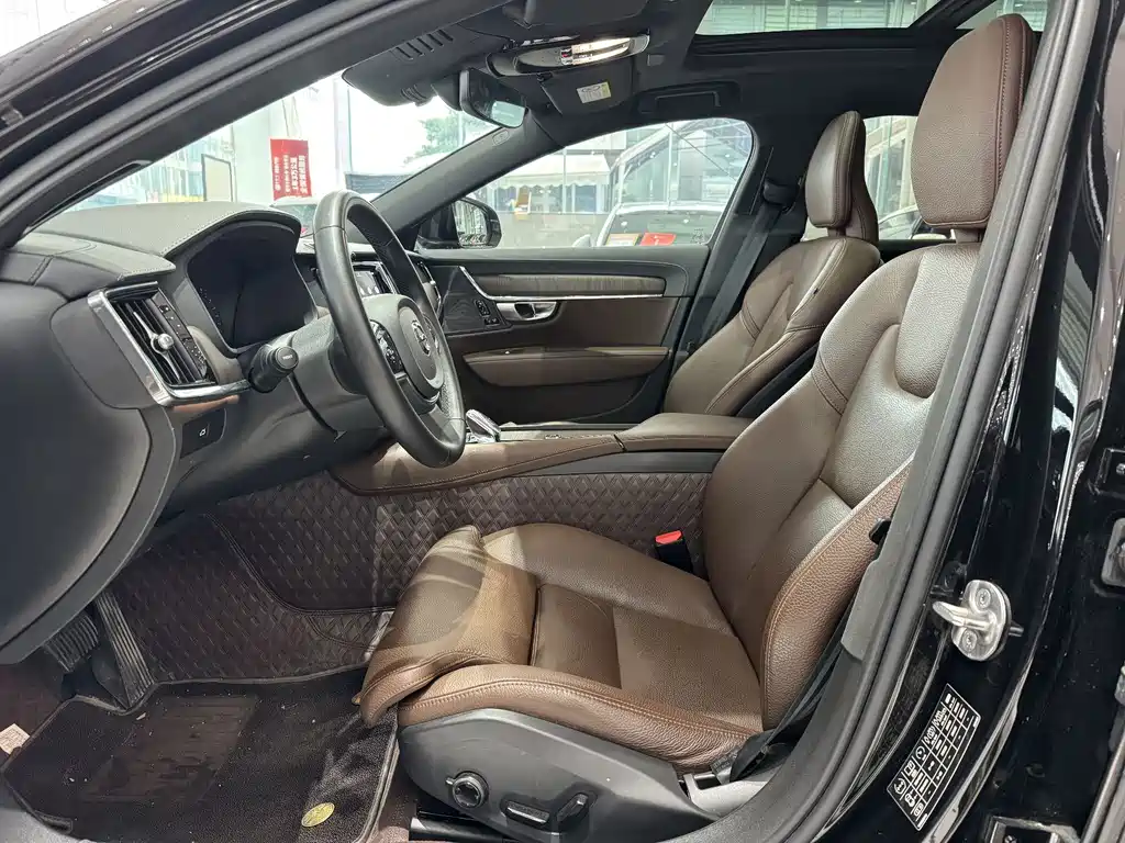 Volvo S90 — миниатюра 5