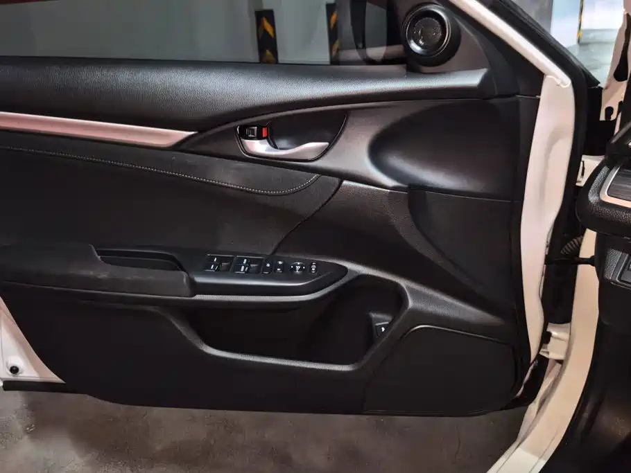 Honda Civic — миниатюра 7