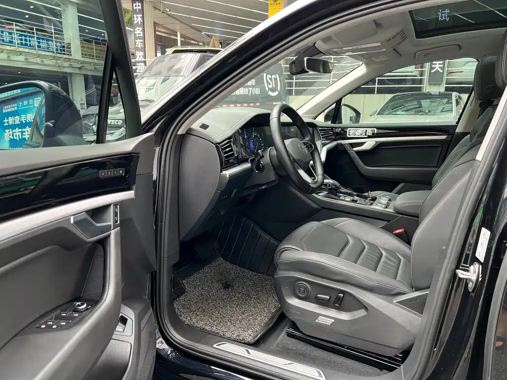 Volkswagen Touareg — миниатюра 3