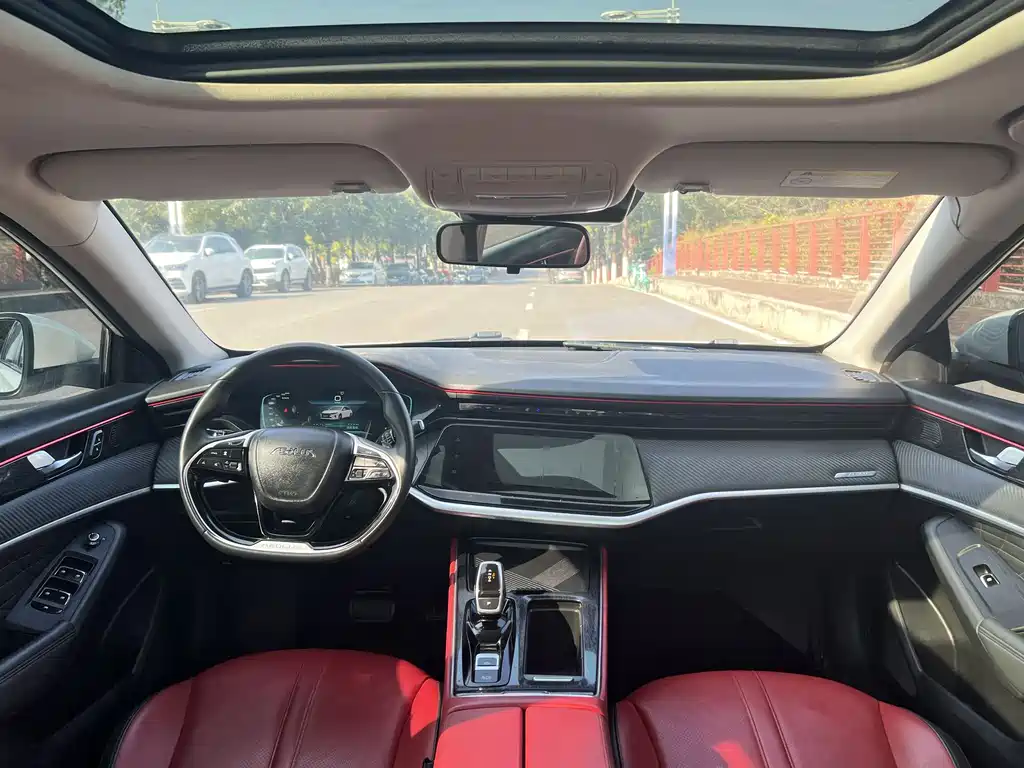 DONGFENG YI HYUN MAX