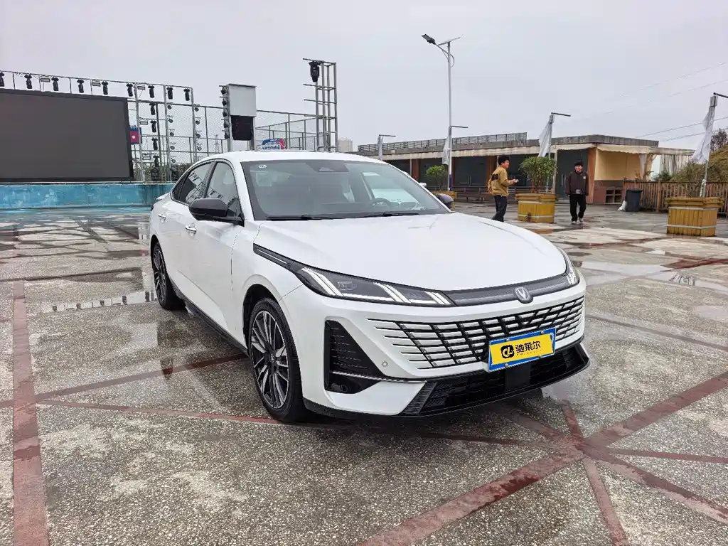 Changan Eado — миниатюра 3