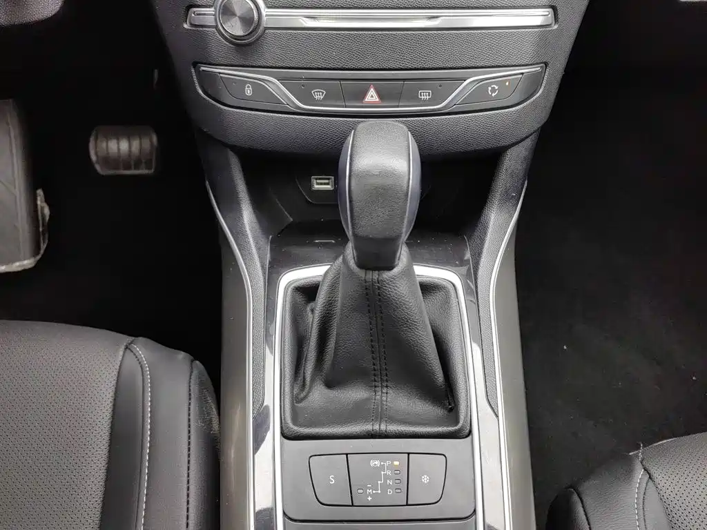 Peugeot 408 — миниатюра 13