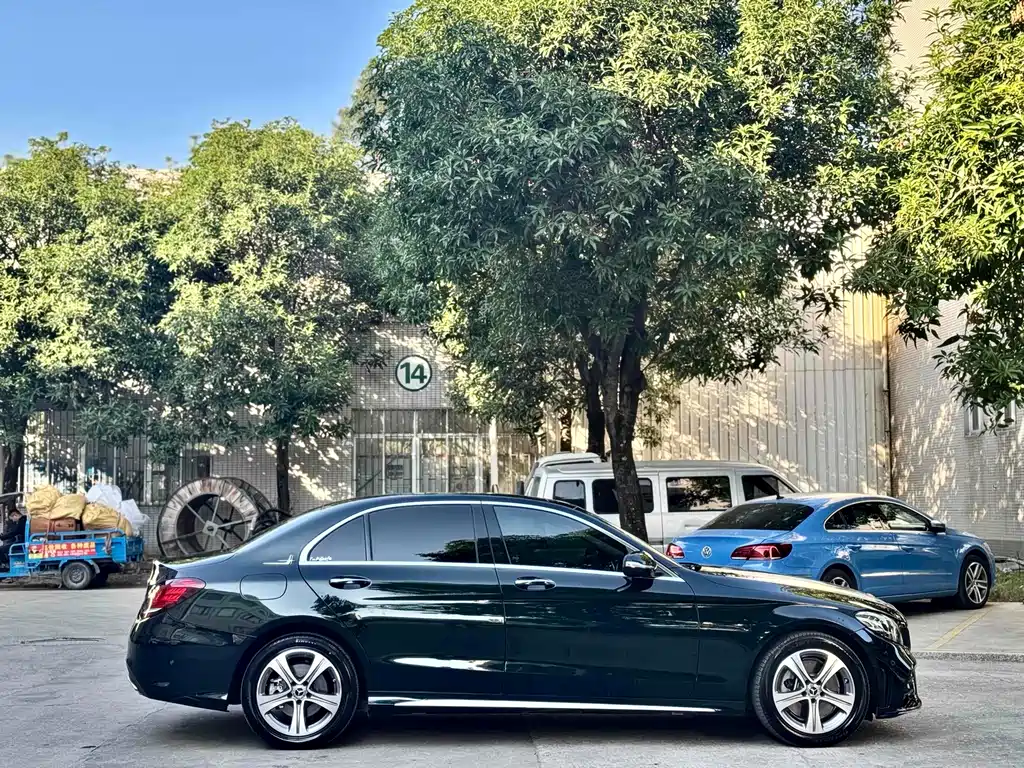 MERCEDES-BENZ C CLASS