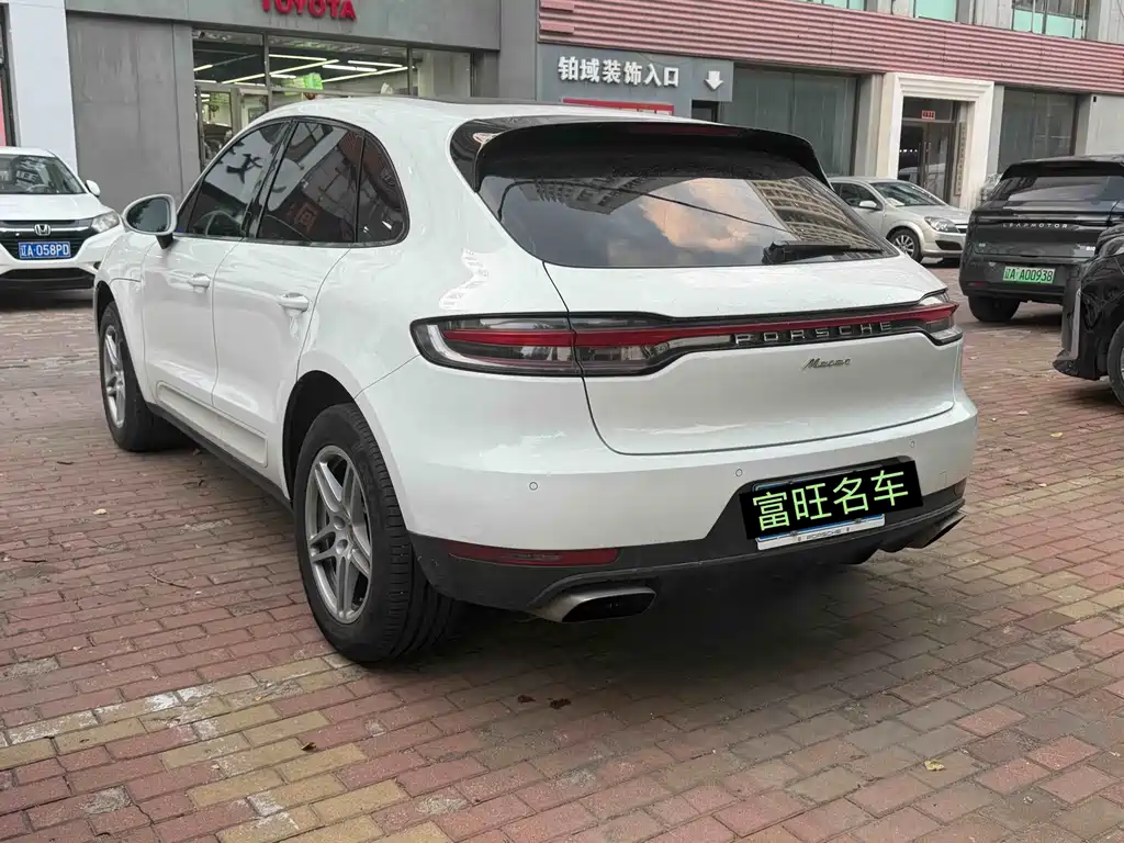 Porsche Macan — миниатюра 4