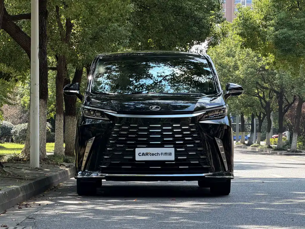 Lexus LM — миниатюра 2