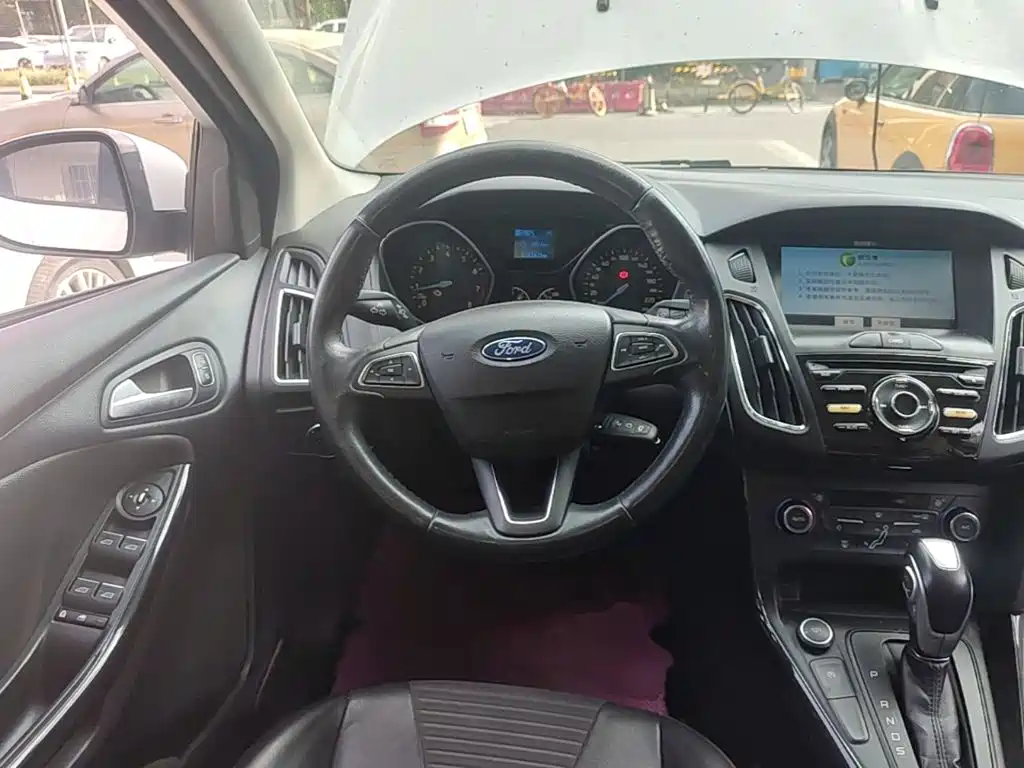 Ford Focus — миниатюра 11