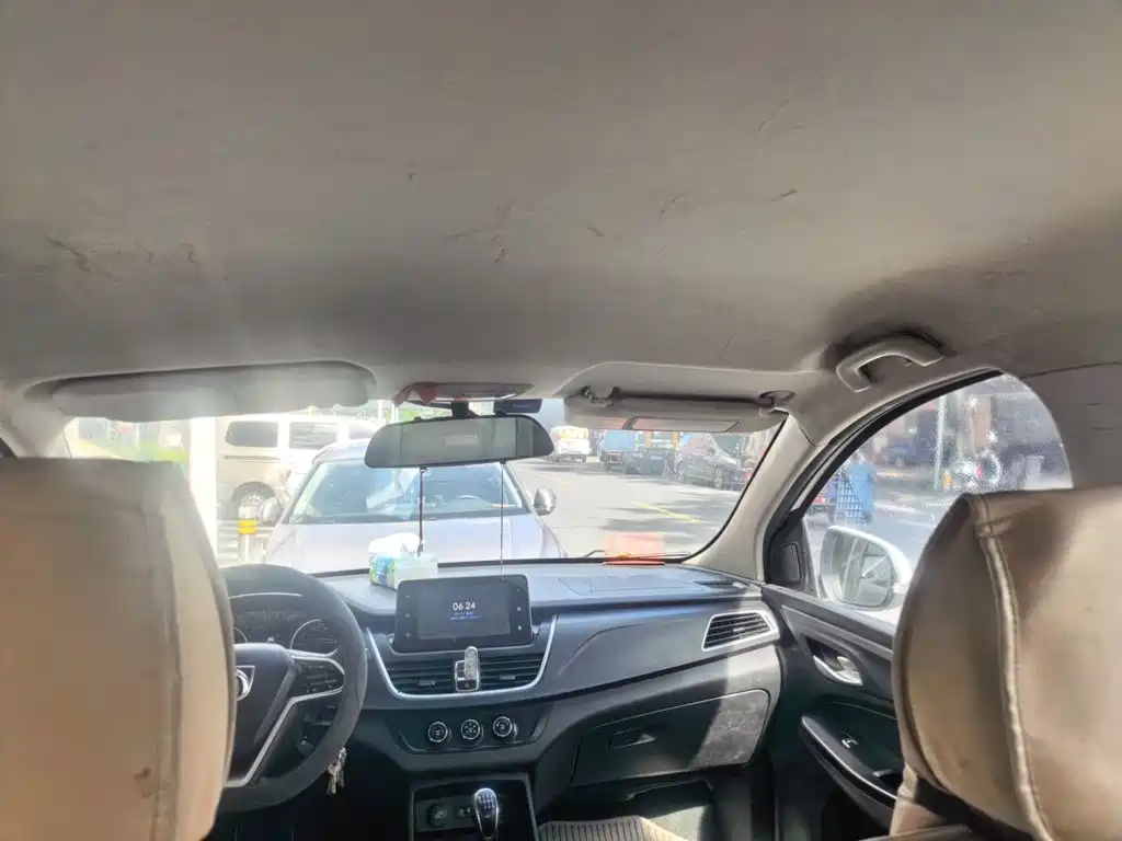 Baojun 730 2019 1.5L MT Fashion 7 мест V