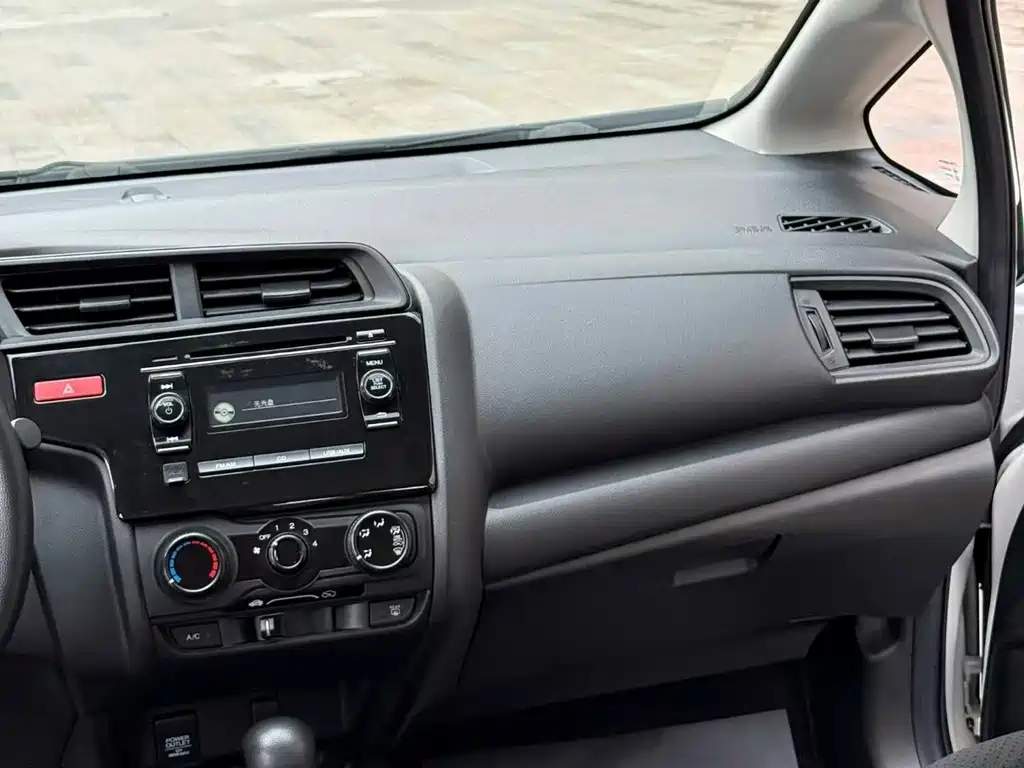 Honda Fit — миниатюра 7