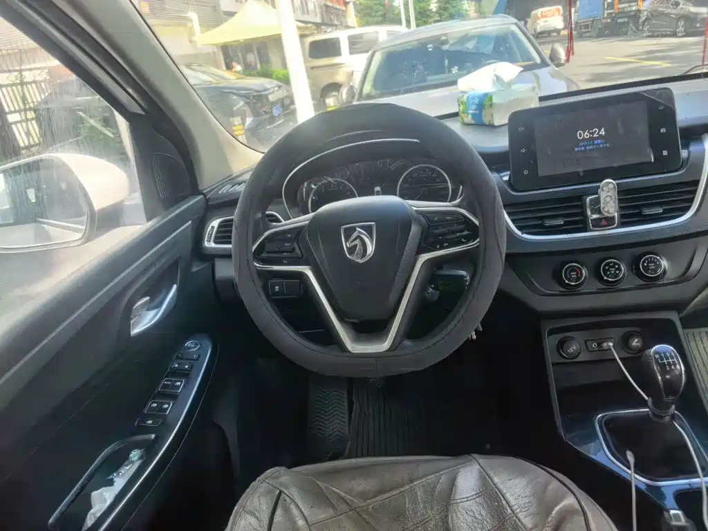 Baojun 730 2019 1.5L MT Fashion 7 мест V