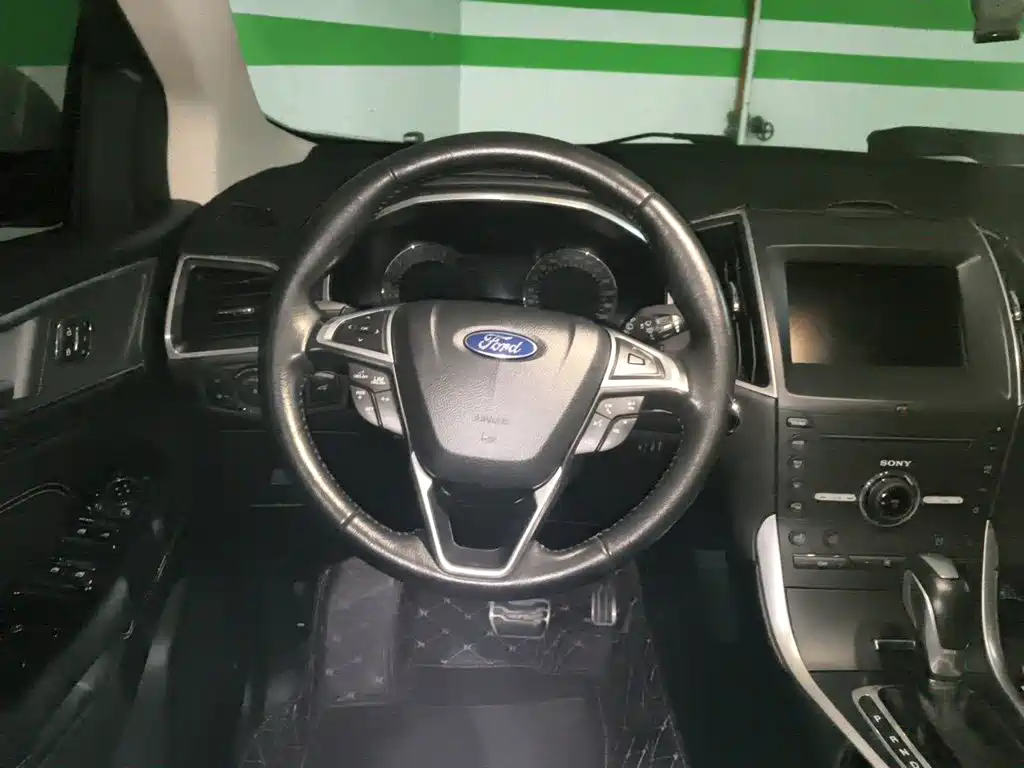 Ford Edge — миниатюра 6