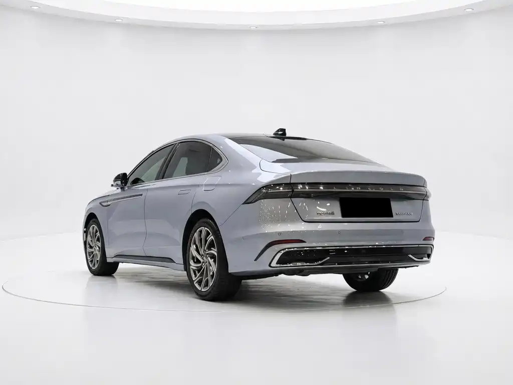 Lincoln Z 2022 i