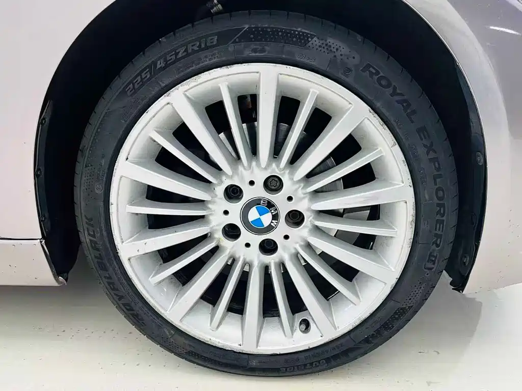 BMW 3 Series — миниатюра 13