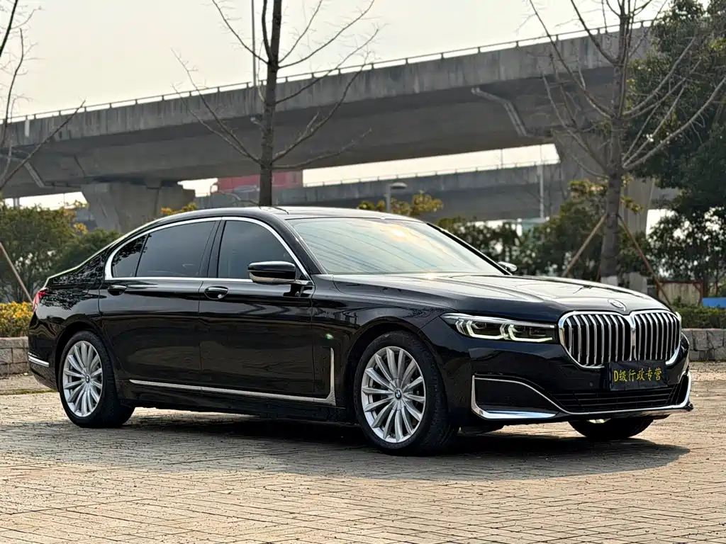 BMW 7 SERIES
