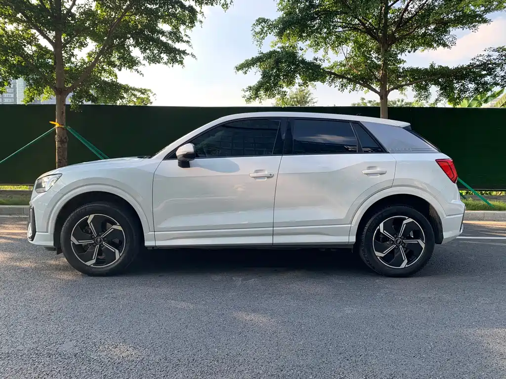 Audi Q2L e-tron 2022 Q2L e-tron Smart