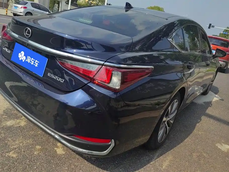 LEXUS  ES