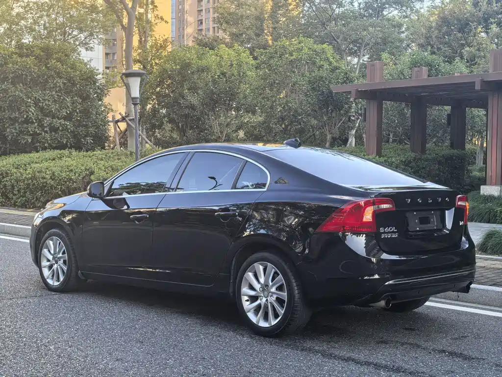 Volvo S60 — миниатюра 6