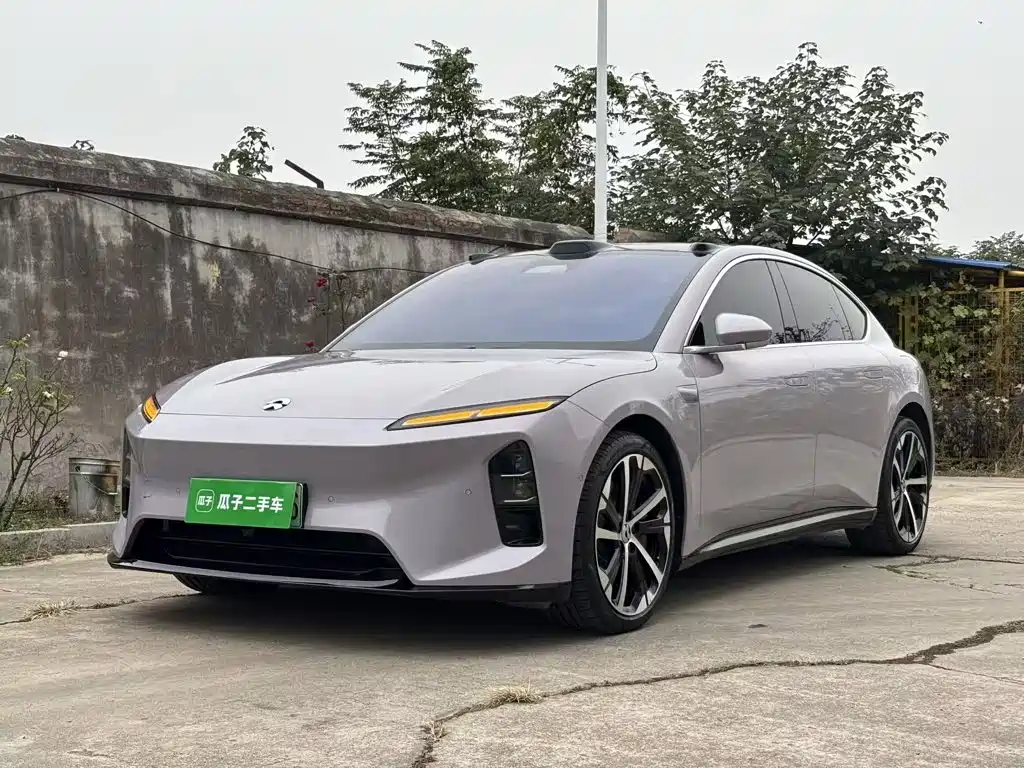 NIO ET5