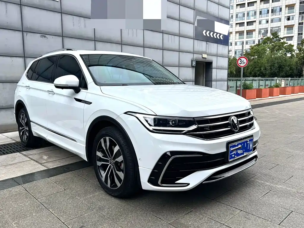 Volkswagen Tiguan L — миниатюра 5