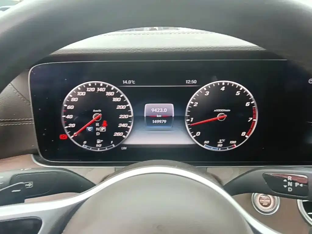 Mercedes-Benz E-Class — миниатюра 16