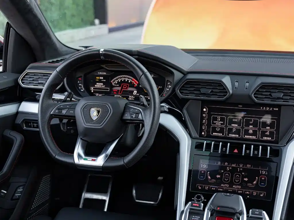 Lamborghini Urus — миниатюра 11