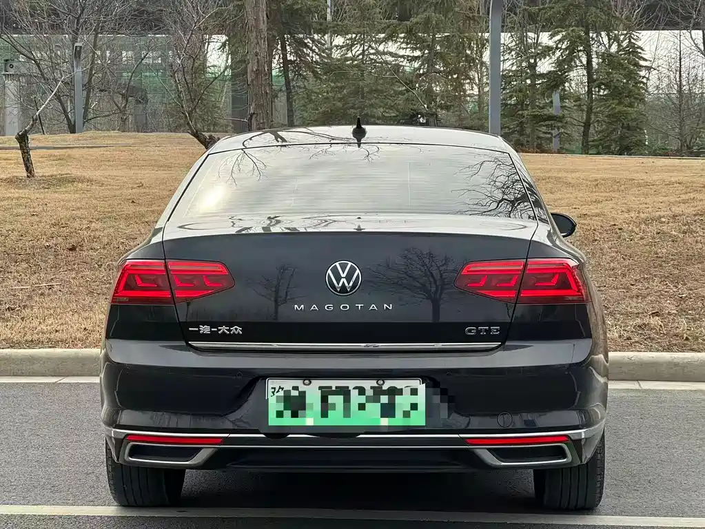 VOLKSWAGEN MAGOTAN GTE PLUG IN HYBRID