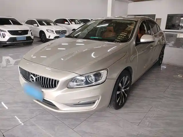 VOLVO  S60 2018