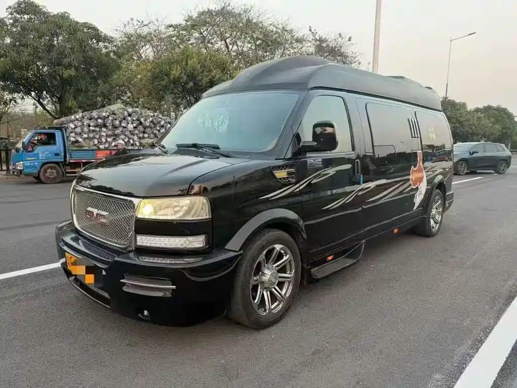Купить GMC Savana