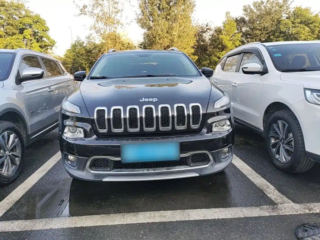 Jeep Cherokee — миниатюра 3