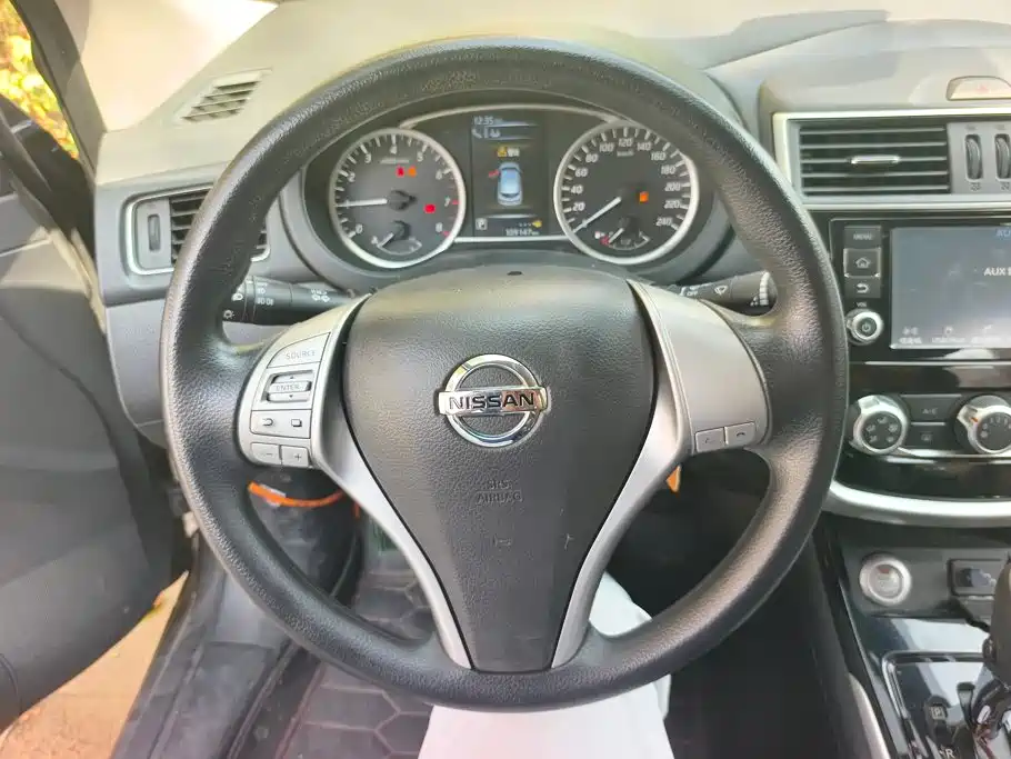 Nissan Tiida — миниатюра 15