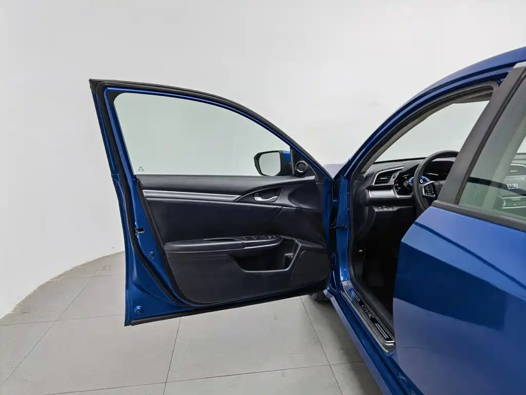 Honda Civic — миниатюра 8