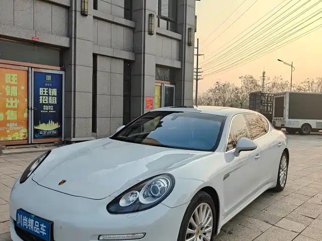 PORSCHE PANAMERA 2016