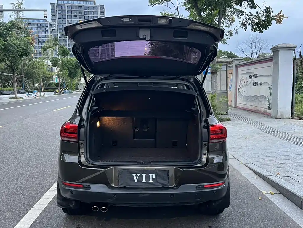Volkswagen Tiguan — миниатюра 16