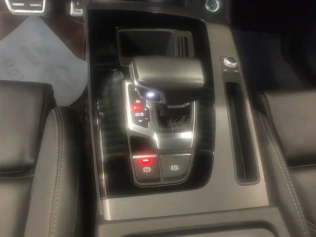Audi Q5L — миниатюра 14