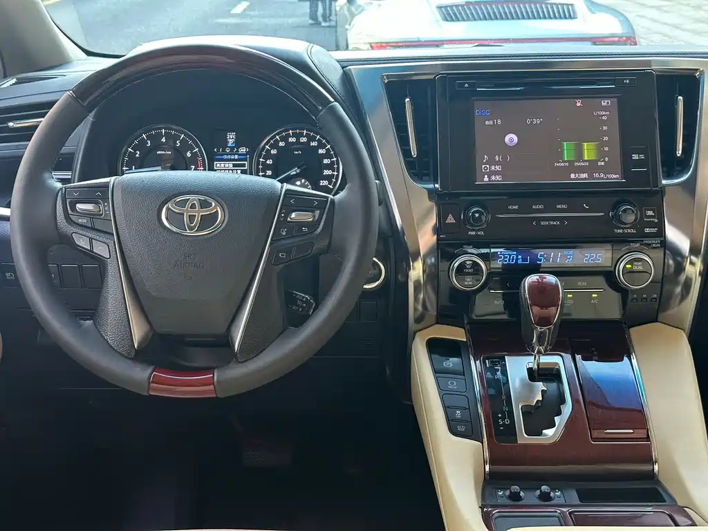 TOYOTA ELFA