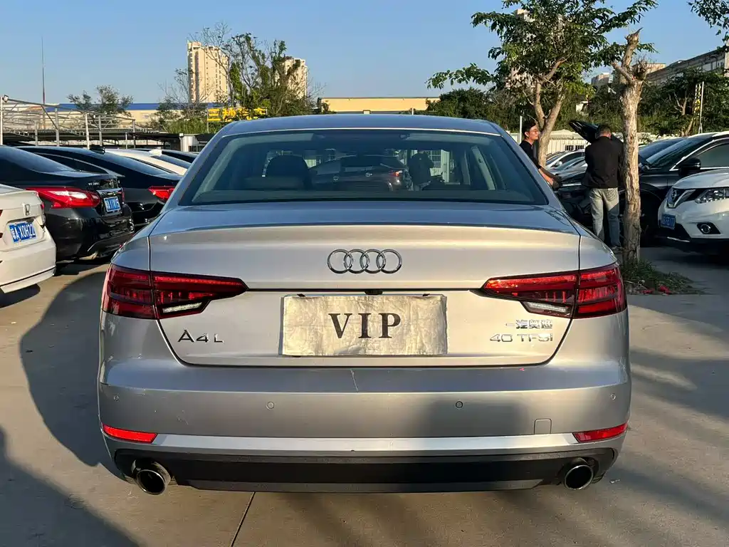 AUDI A4L