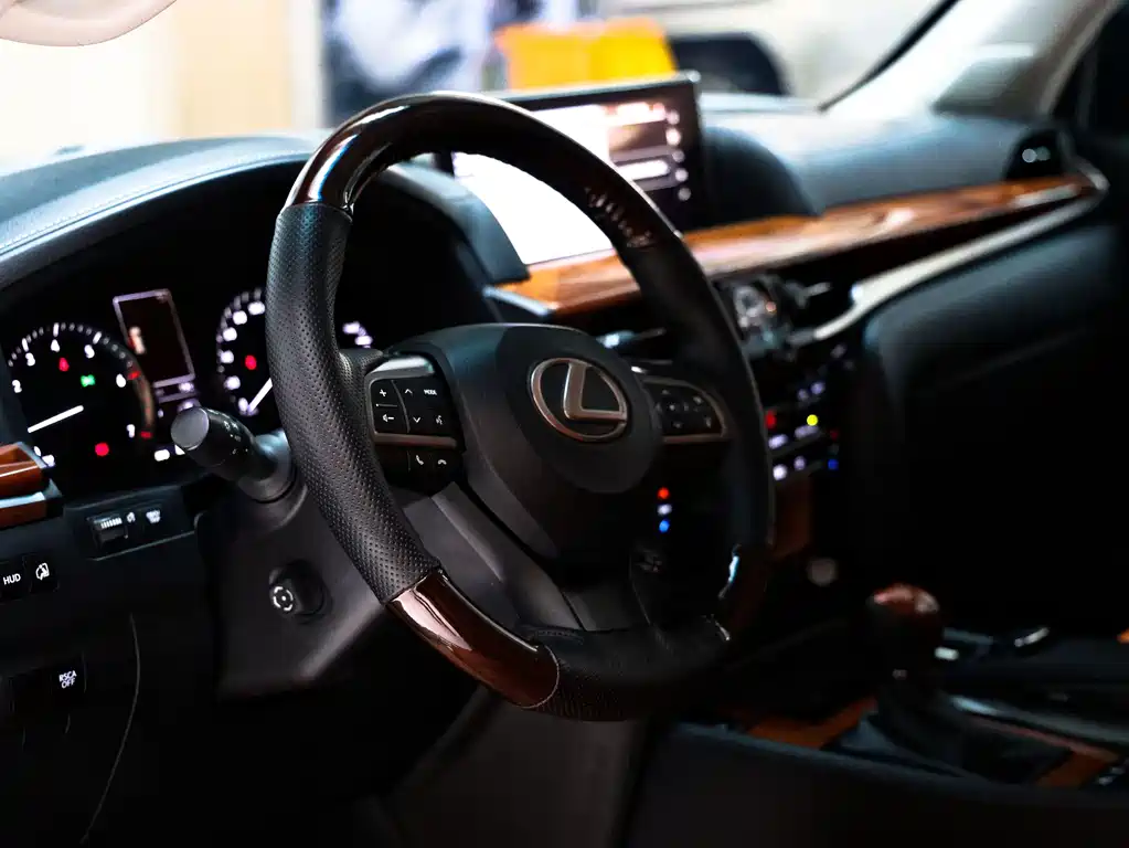 Lexus LX — миниатюра 5
