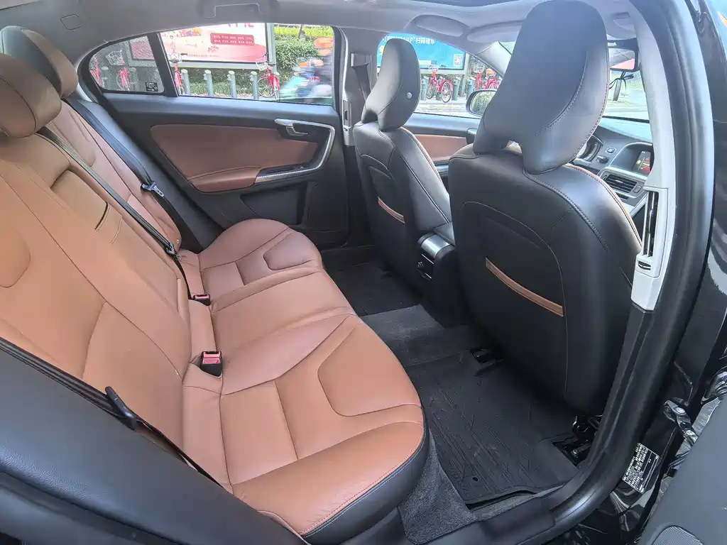 Volvo S60 — миниатюра 11