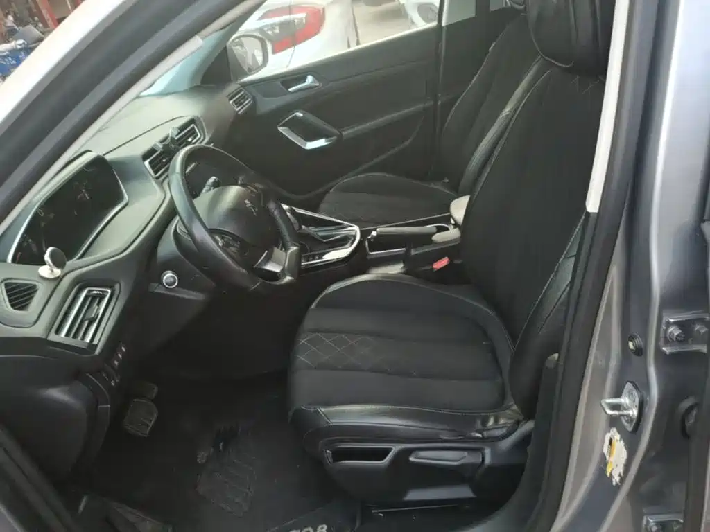 Peugeot 308 — миниатюра 15