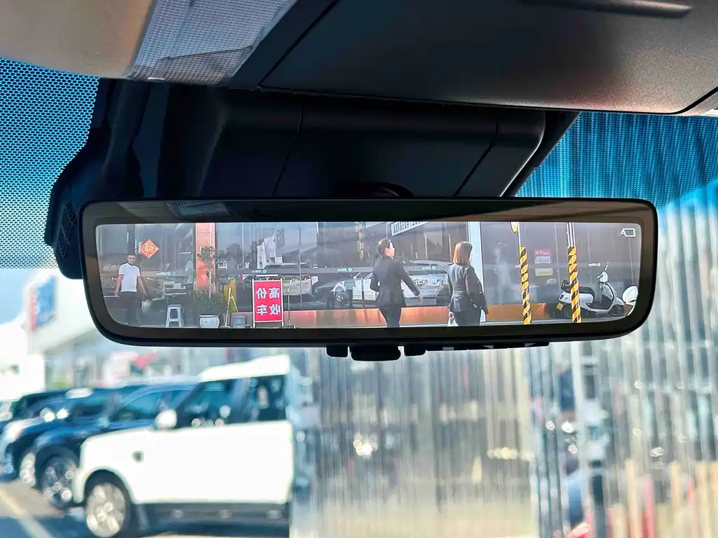 Toyota Alphard — миниатюра 14