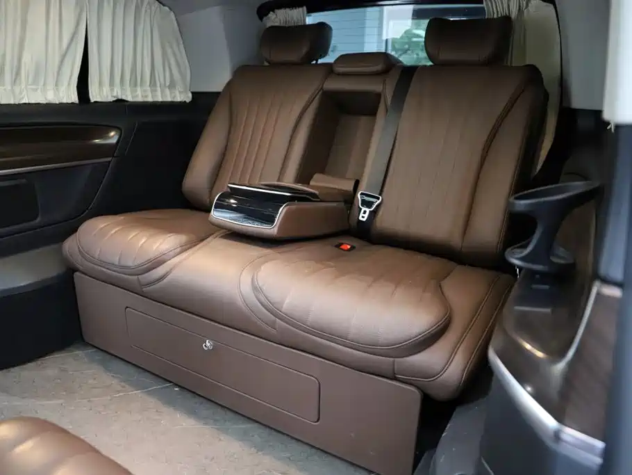 Mercedes-Benz V-Class — миниатюра 11