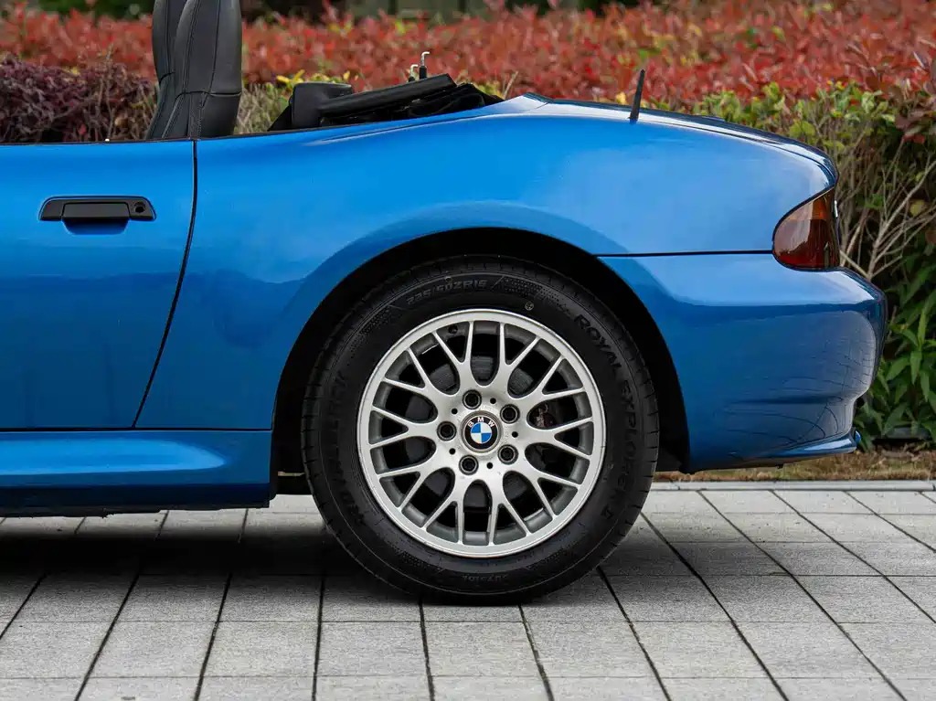 BMW Z3 2005 2.3L MT