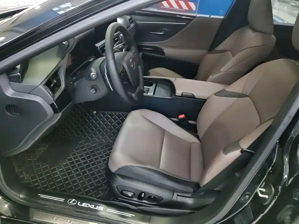 Lexus ES — миниатюра 15
