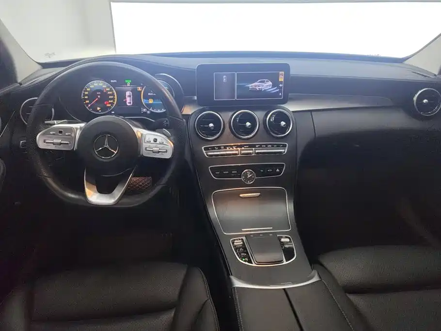 Mercedes-Benz C-Class — миниатюра 12