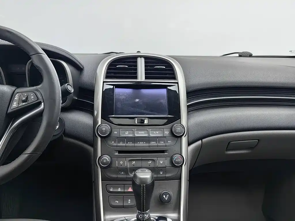 Chevrolet Malibu — миниатюра 12