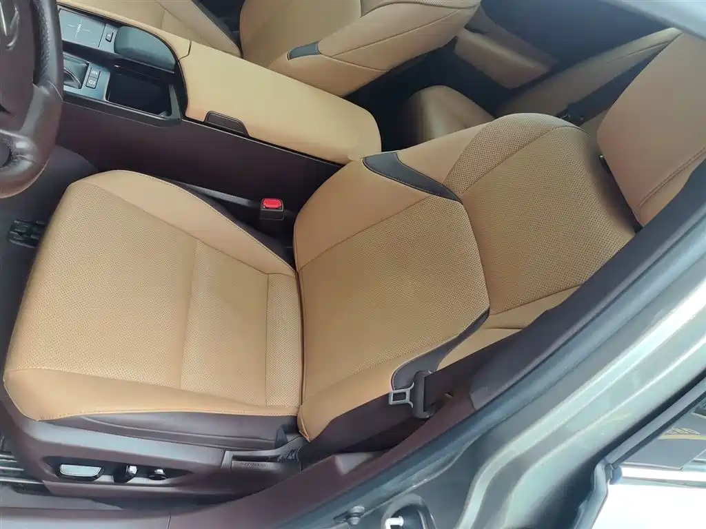 Lexus ES 2020 200