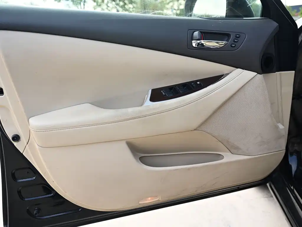 Lexus ES — миниатюра 12