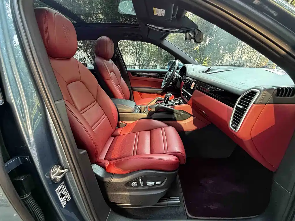 Porsche Cayenne — миниатюра 9